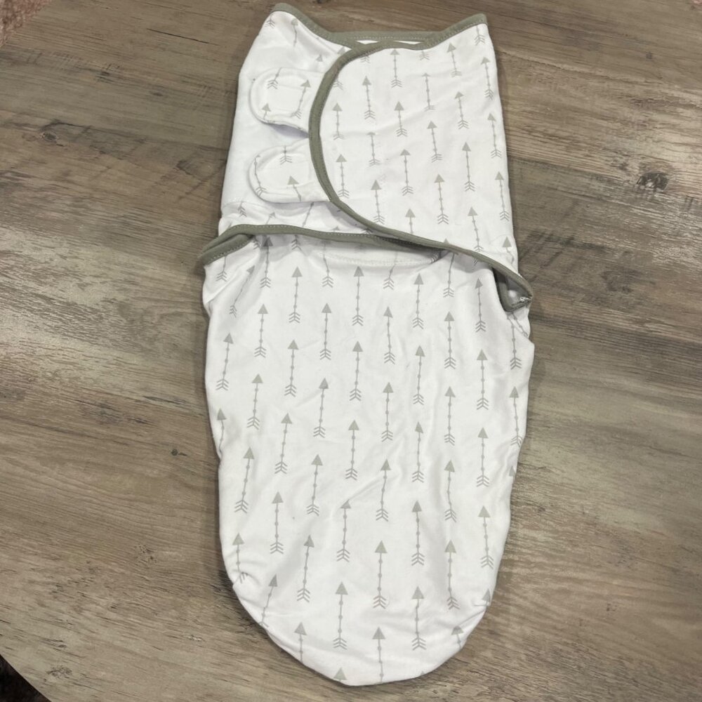 Mama Cheetah Baby Swaddle Blanket S/M 100% Organic Cotton Gray Arrow Print Adjus